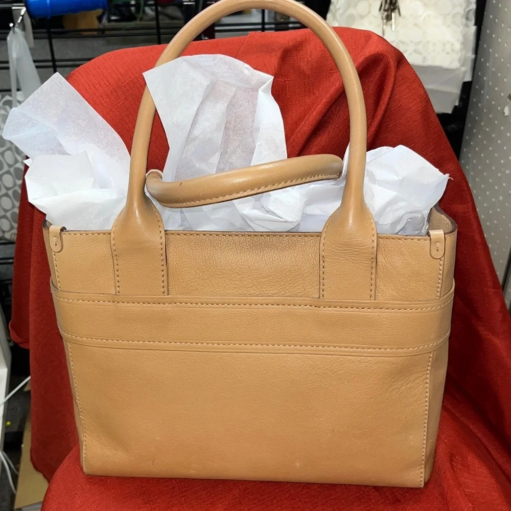 KATE SPADE Tan Leather with Bow Accent PERFECT